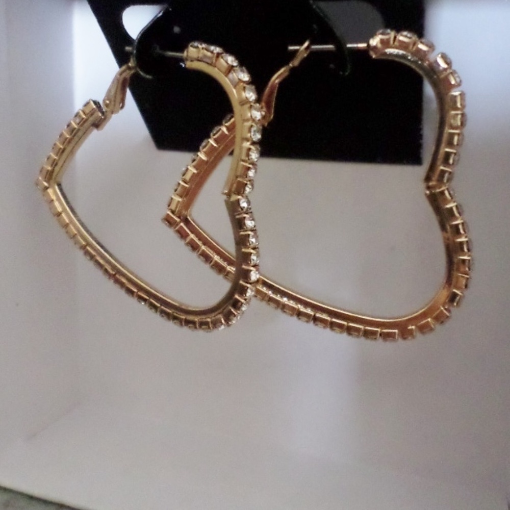 DESIGN LAB OPEN HEART CRYSTAL HOOP EARRINGS NWT